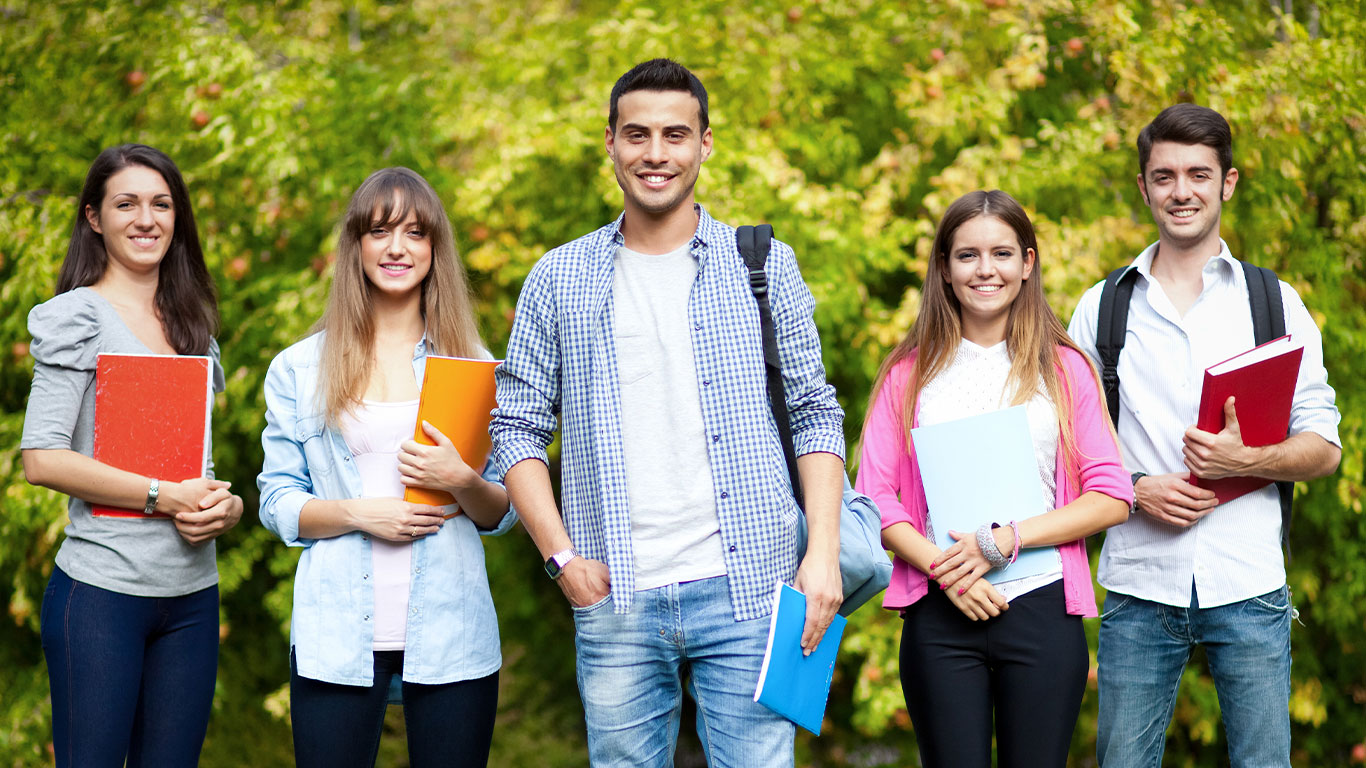 Búsqueda de empleo en línea, durante o después de la Universidad